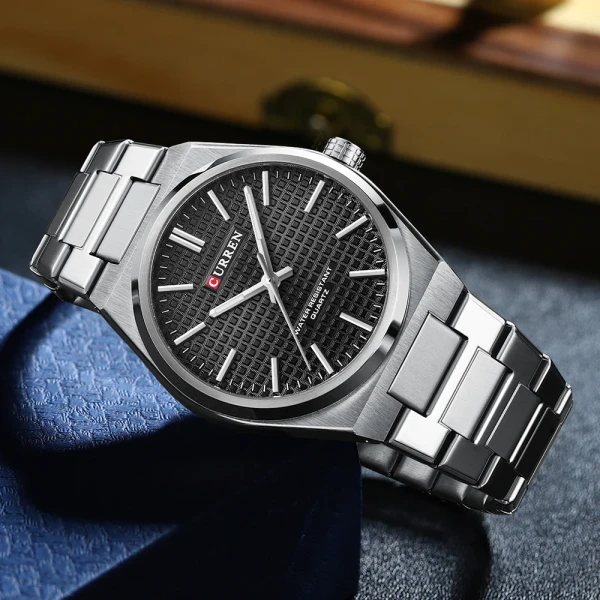 CURREN 8439 Stainless Steel Fashion Quartz Man For- Silver/Black